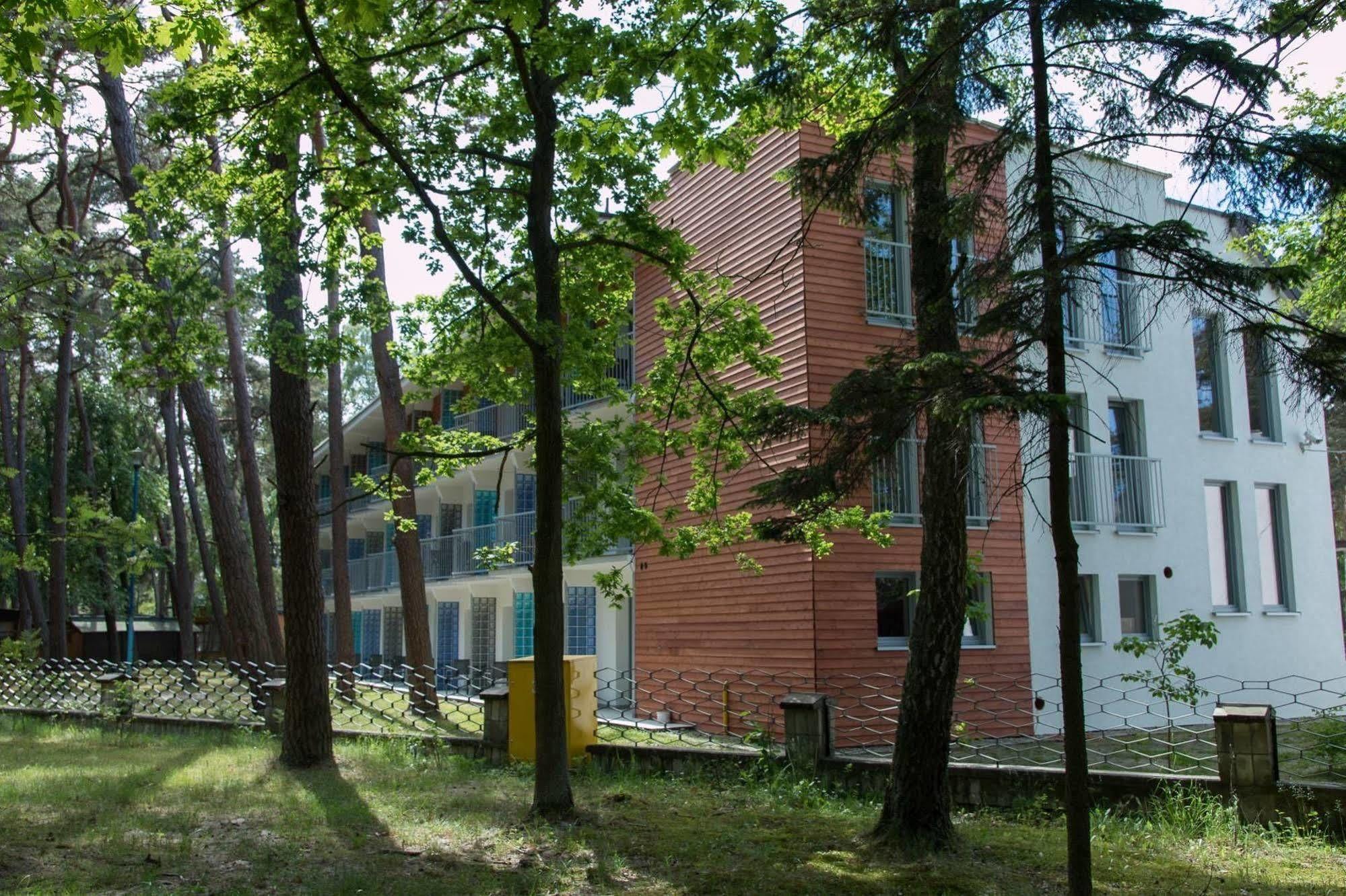 Waterside Resort Дарлувко Экстерьер фото